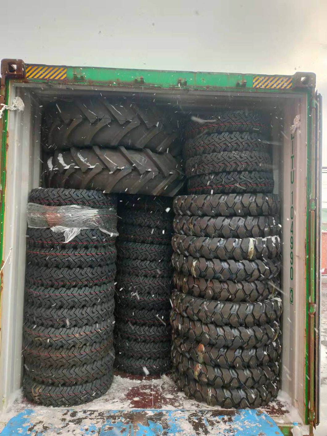 Heavy & Light Truck Tyre, Bus Tire, Sand Tyre Tire Bias Nylon Structure 700-16 750-16 900-20 1000-20 1100-20 12.00-20