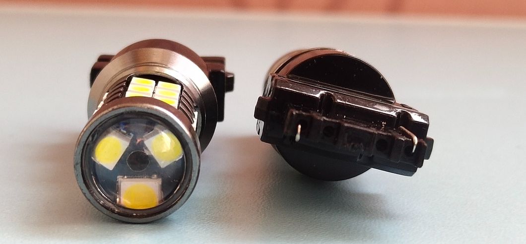 3157 5W/6W Car Accessories LED Amber/White Bulb for Front Turning Light
