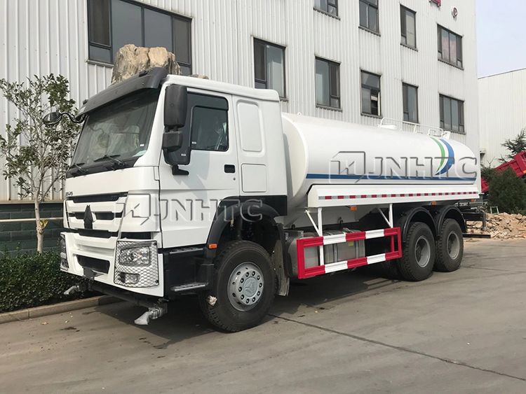 Sinotruk HOWO New/Used 6X4 10 Wheels 20cbm Water Carrier Tank Sprinkler Truck