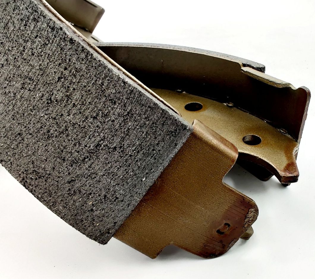 Top Quality Semi Metallic Car Rear Brake Shoe Uhy4-26-38z for Ford