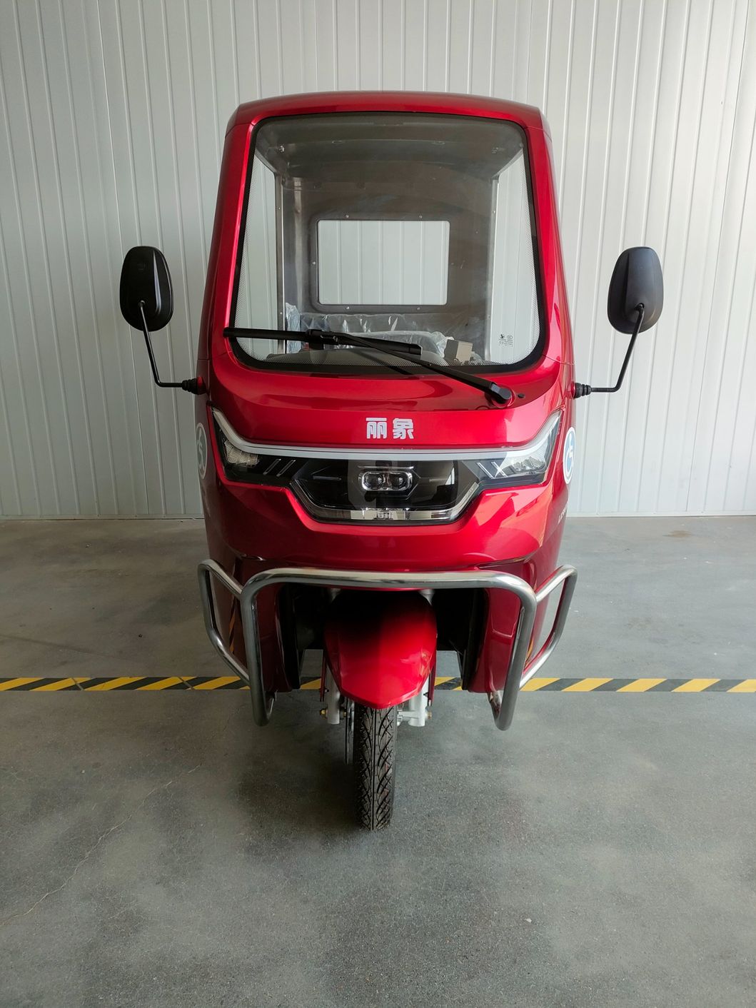Three-Wheel Gasoline Passenger Motorcycle with Cover