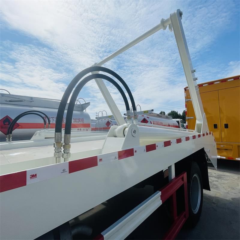 China Skip Loader Factory 10 M3 Skip Loader Garbage Truck with container Box