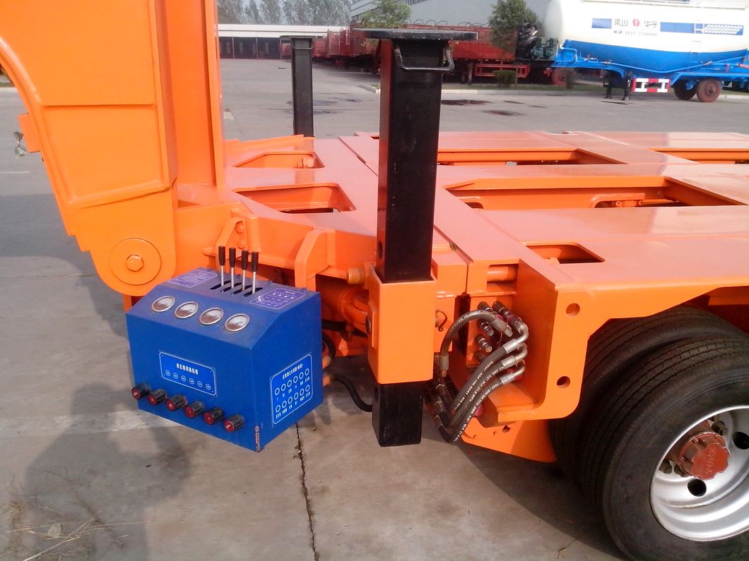 100 Ton Capacity Low Bed Semi Trailer with Engine