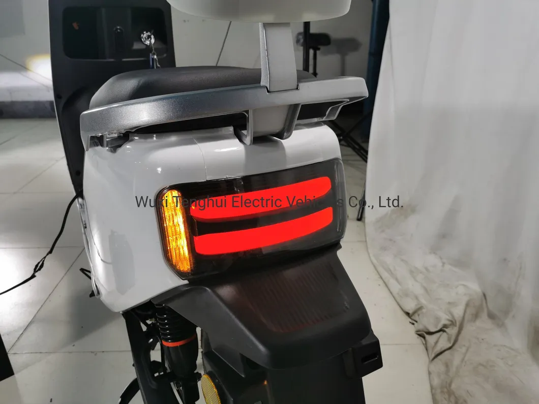 New Top Selling Adult Pedals Motorcycle Sale Electric Scooter 1000W CKD