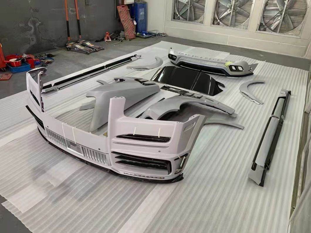 New Arrival Mansory Style Partial Dry Carbon Fiber Full Set Body Kit for Rolls Royce Cullinan 2018-2019