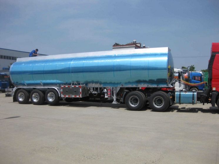 Tri Axle 40000L Aluminium Diesel Oil Fuel Tanker Trailer