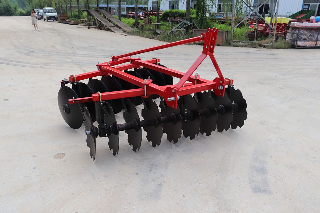 China Cheap Agricultural 4*4 Small Compact Garden Wheel Mini Farm Tractors