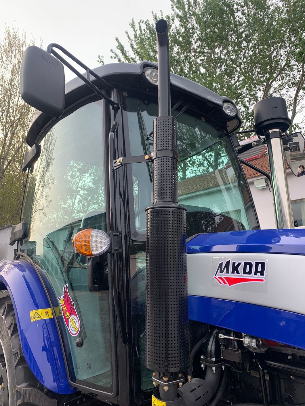 From Weifang Good Chinese Tractor Factory Made Farm Tractors 90HP Blue/Green/Red Color Hood