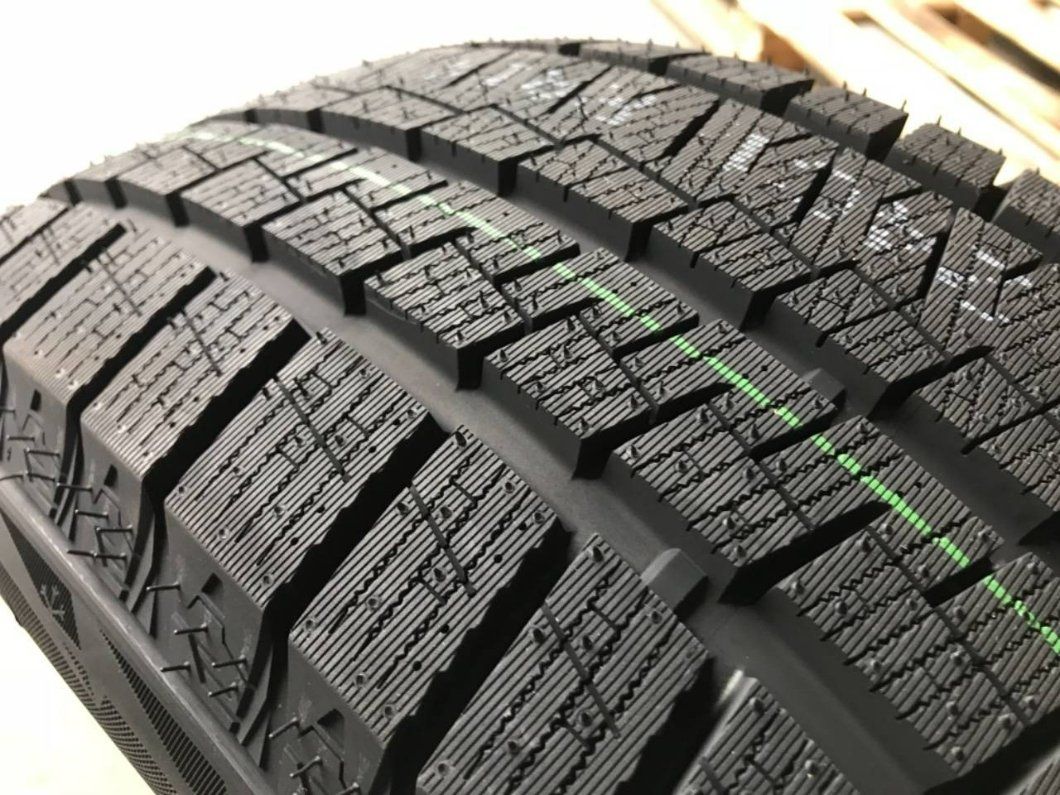 Kapsen/Durun/Habilead 255/55r18 265/35r18 265/60r18 275/35r18 Tire Aw33 High Performance Non-Studded Studless Runflat Ice Snow Winter Tyres for Passenger Car