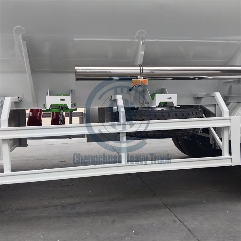 China Made Leading Brand Cost-Effective OEM Service Factory Direct Sale 45cbm 3 Saf/BPW Axles Fuel Tank Semi-Trailer