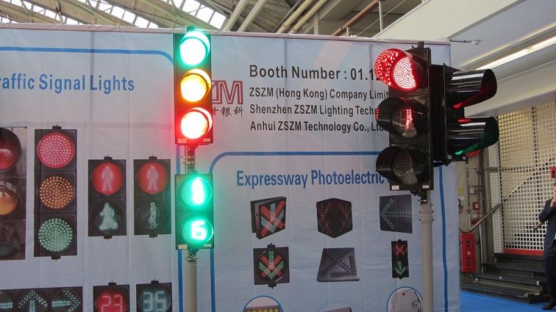 En12368 Approved Solar Portable Traffic Light / Solar Movable Traffic Light
