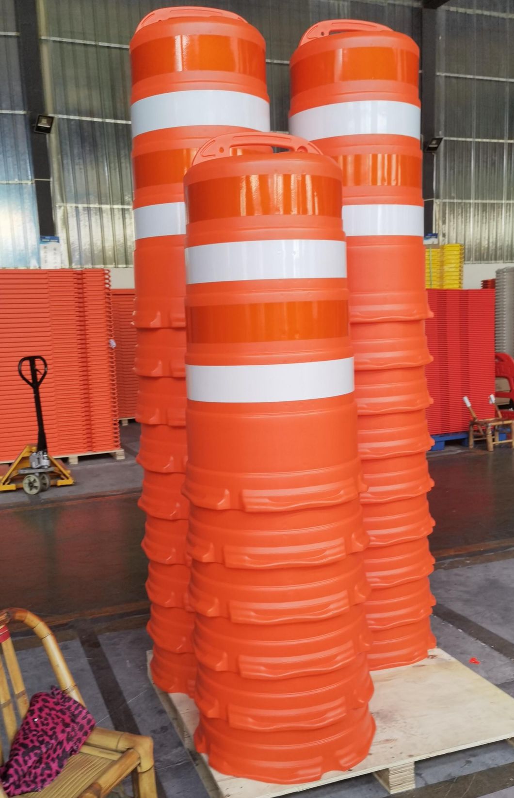 Traffic Safety of Rubber Black Bottom Traffic Barrel