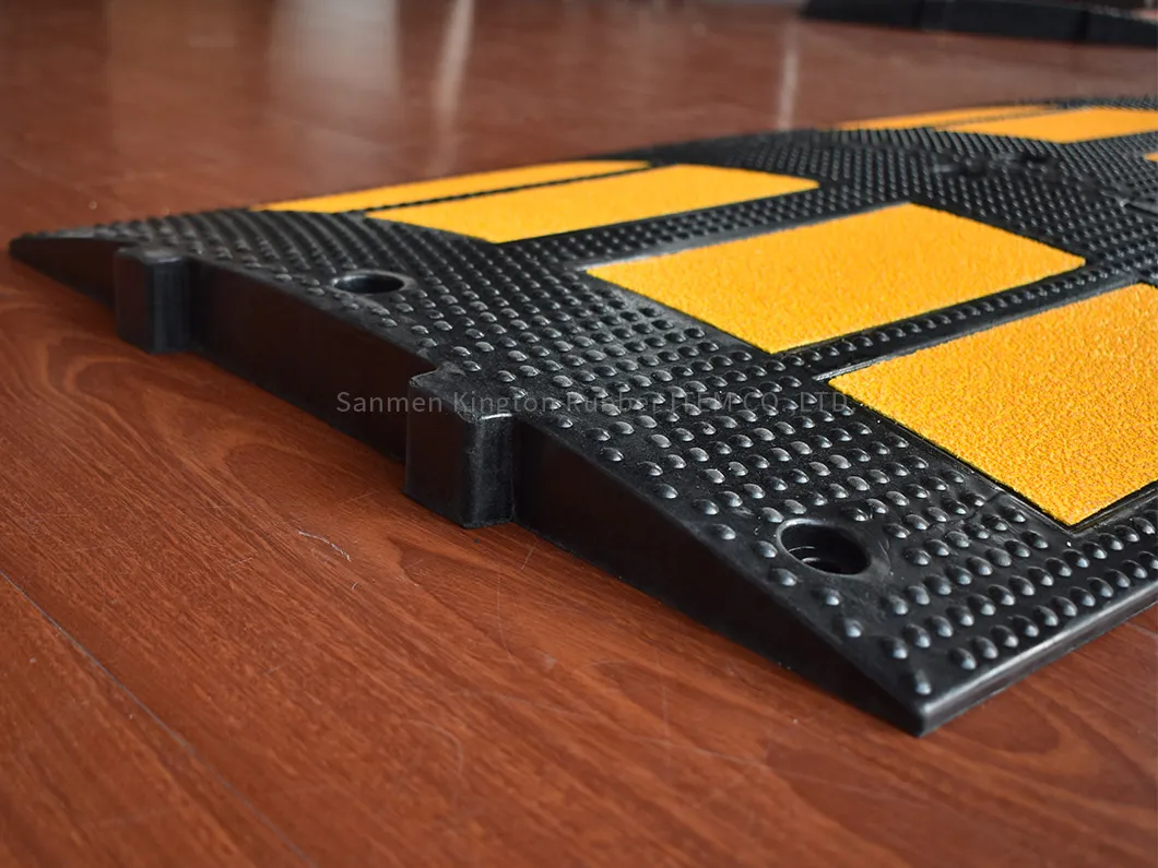 Traffic Safety Road Bump Rubber Speed Hump 500mm*600mm for Asphalt Concrete Driveway