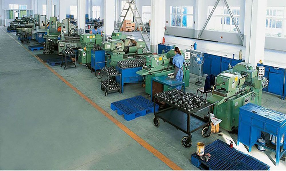 Factory High Quality Durability Performance Double Cylinder Single Effect Damper Air Spring Gas Filled Truck Car Parts Shock Absorber for Toyota 48540-1A270
