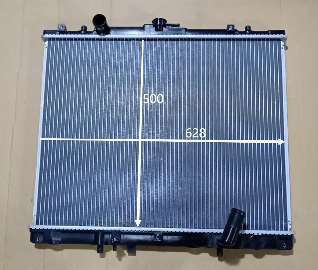 Car Parts Aluminium Good Quality Replacement Auto Radiator for Montero Sport′97 04 Mt