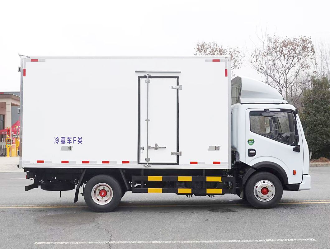 DFAC 5 Ton Refrigerated Food Freezer Truck 115HP Van Cargo Cooling Transport Box Truck for Milk Meat Ice Cream Delivery