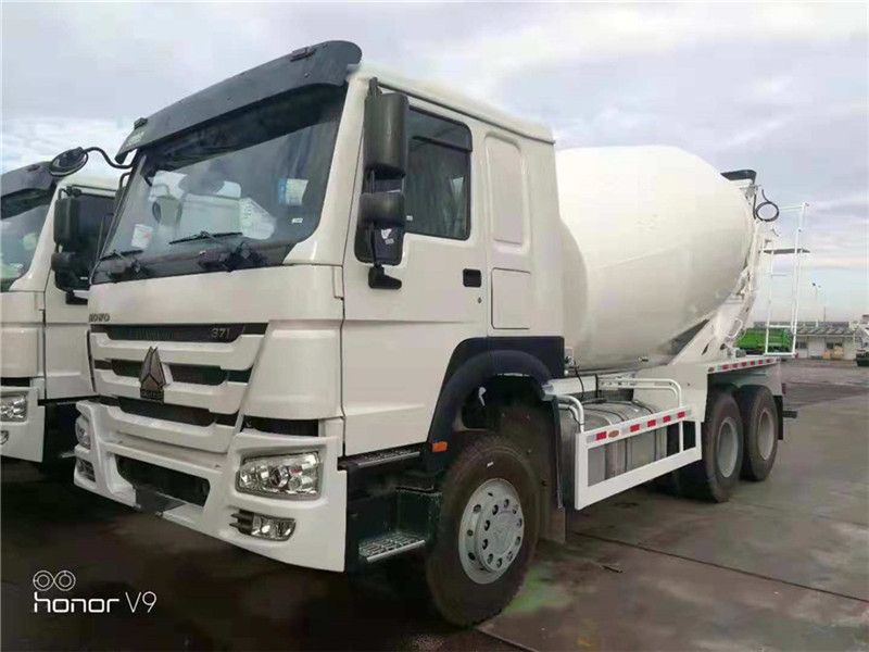 Brand New Sinotruk HOWO 6X4 10 Cbm Concrete Mixer Truck