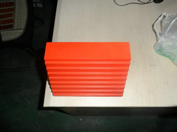 1.8kg Orange Color Pyramid Shape PU Wheel Chock