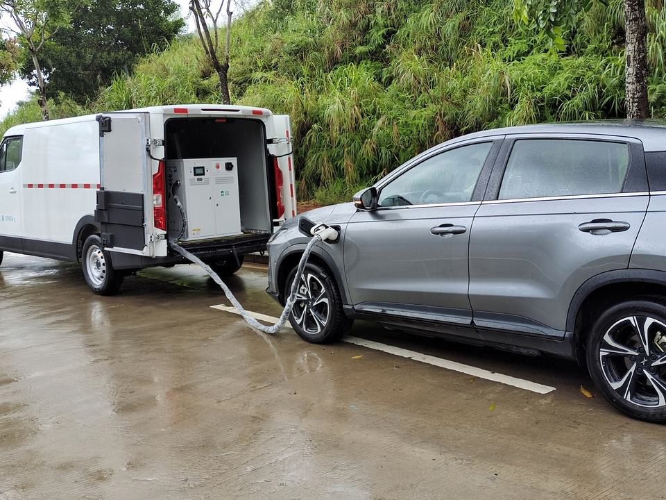 Wholesale Output 20kw Emergency Road Secure Fast Electric Car Charger Ocpp1.6 Battery EV Charging Station Portable Multifunctional Emergency Charging Pile