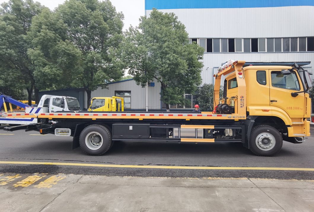 Made in China HOWO 10ton 12ton Road Rescue Platform Transport Truck Road Wrecker Car Carrier Recovery Rollback Flatbed Towing Wrecker Truck