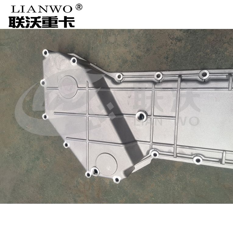 Sinotruk HOWO D12 Engine Spare Parts Vg1246070004 Oil Cooler Cover