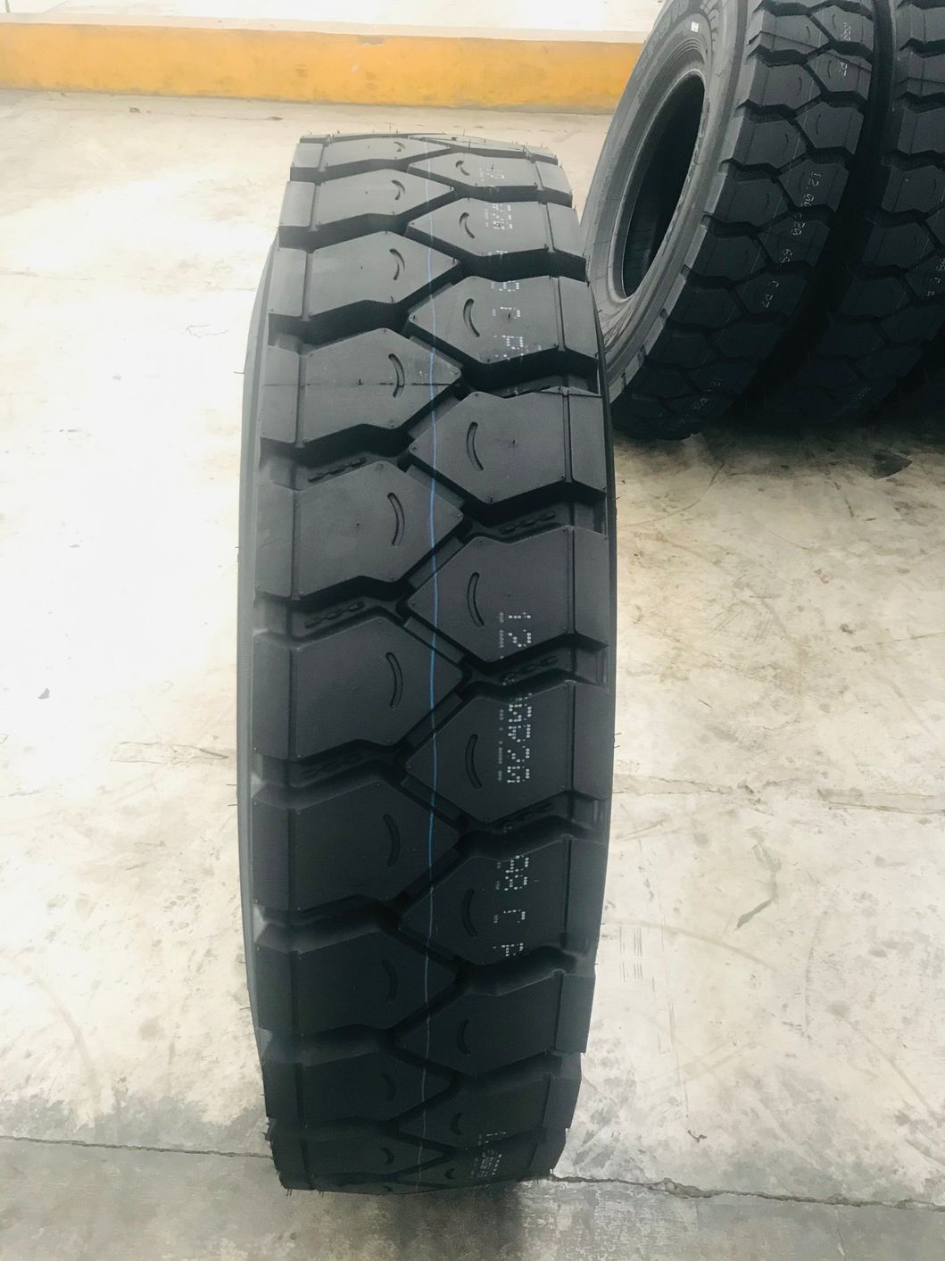 Sportrak/Superway Truck Tyre 12.00r20 Sp918 Sp911 Pattern Mining Area Overloading
