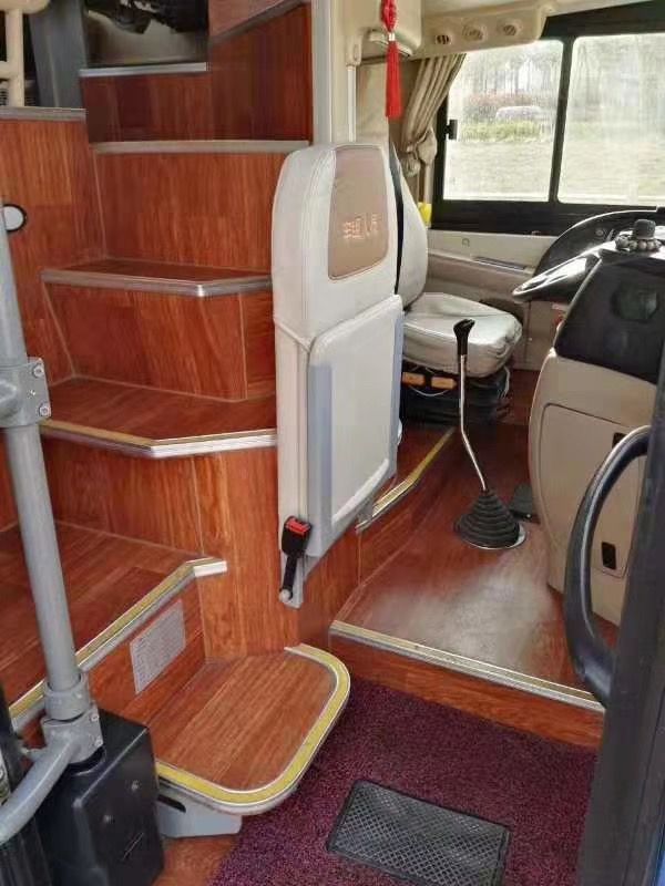 55 Seats Used Bus Coach Bus Passenger Vehicle Coach Bus with Diesel Engine