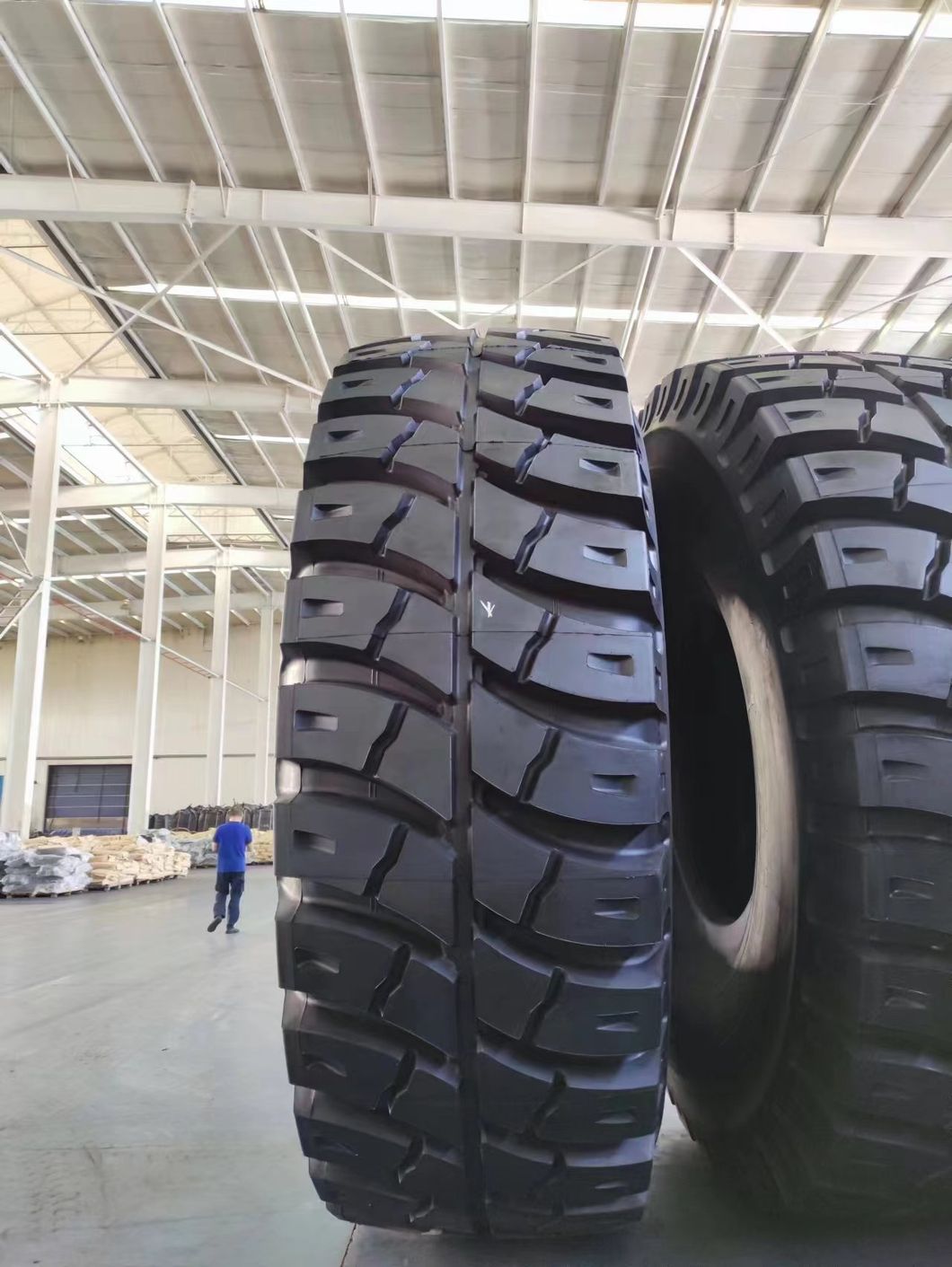 E4 OTR Tire, Earthmover Tire Industrial Tire 18.00r33, 21.00r33, 24.00r35