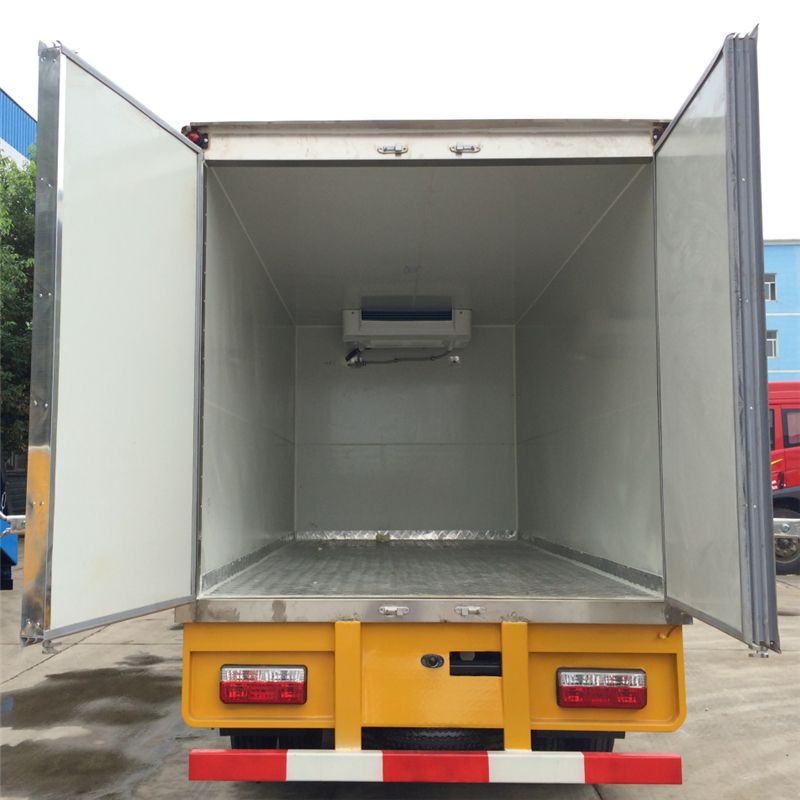 6 Tons Fresh Vegetables and Pork Meats Transport -18 Degree Refrigerated Van Truck for Sale