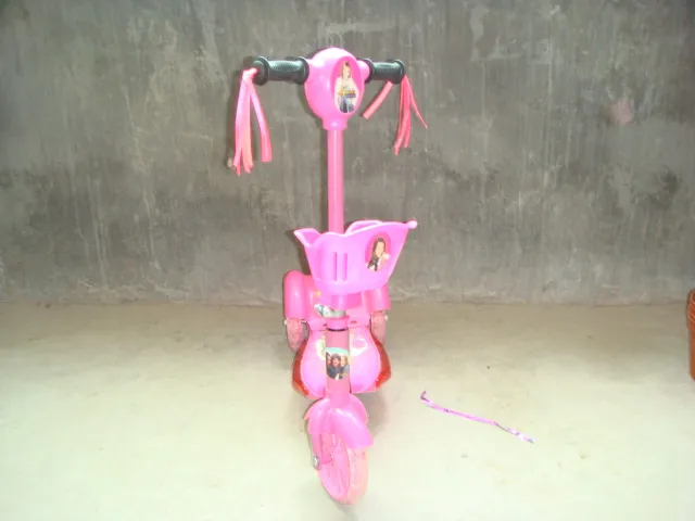 3 PVC Wheel Baby Scooter, Plastic Kick Scooter with Light &Music (ET-KSB1002)