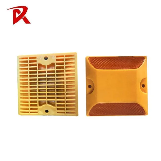 CE Road Stud Plastic / Pavement Safety Tachas Cheap Price Traffic Reflective Makers