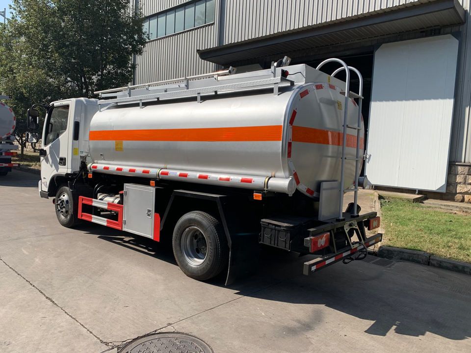 Foton Aumark Factory Price Diesel Petrol Refueling Oil Transport Tanker Truck