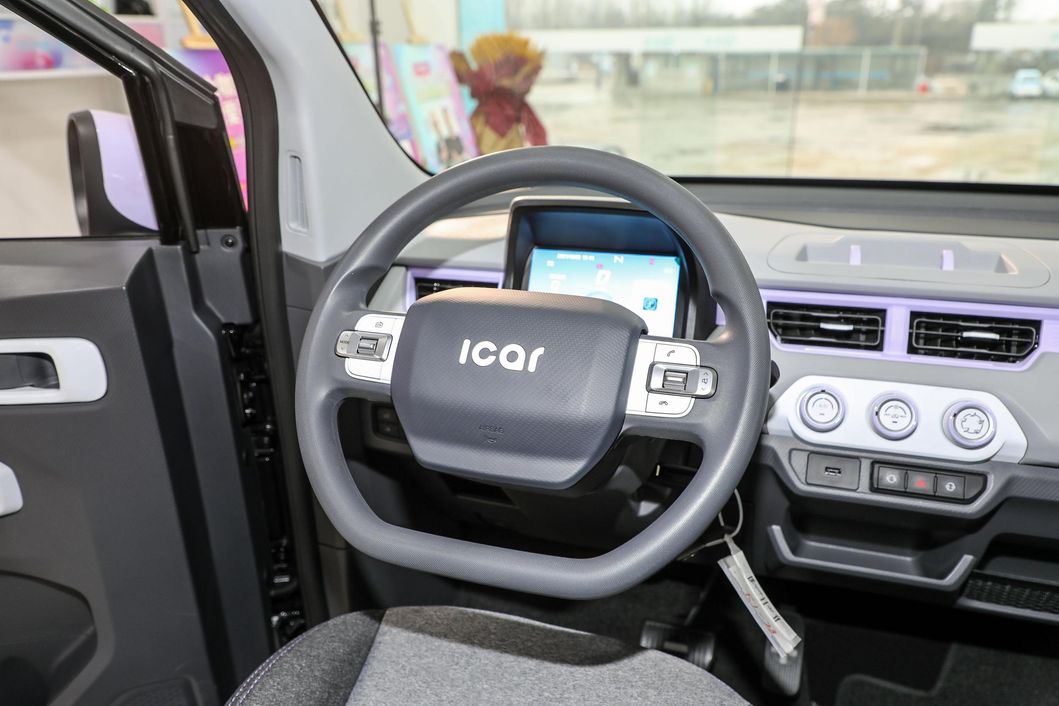 QQ Ice Stream High Quality Household Mini Electric Car 2023 New Makaron Color Adult Electric Car