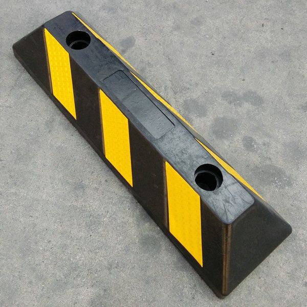 Rubber Car Stoppers with Reflective Marks (Yellow and Black)