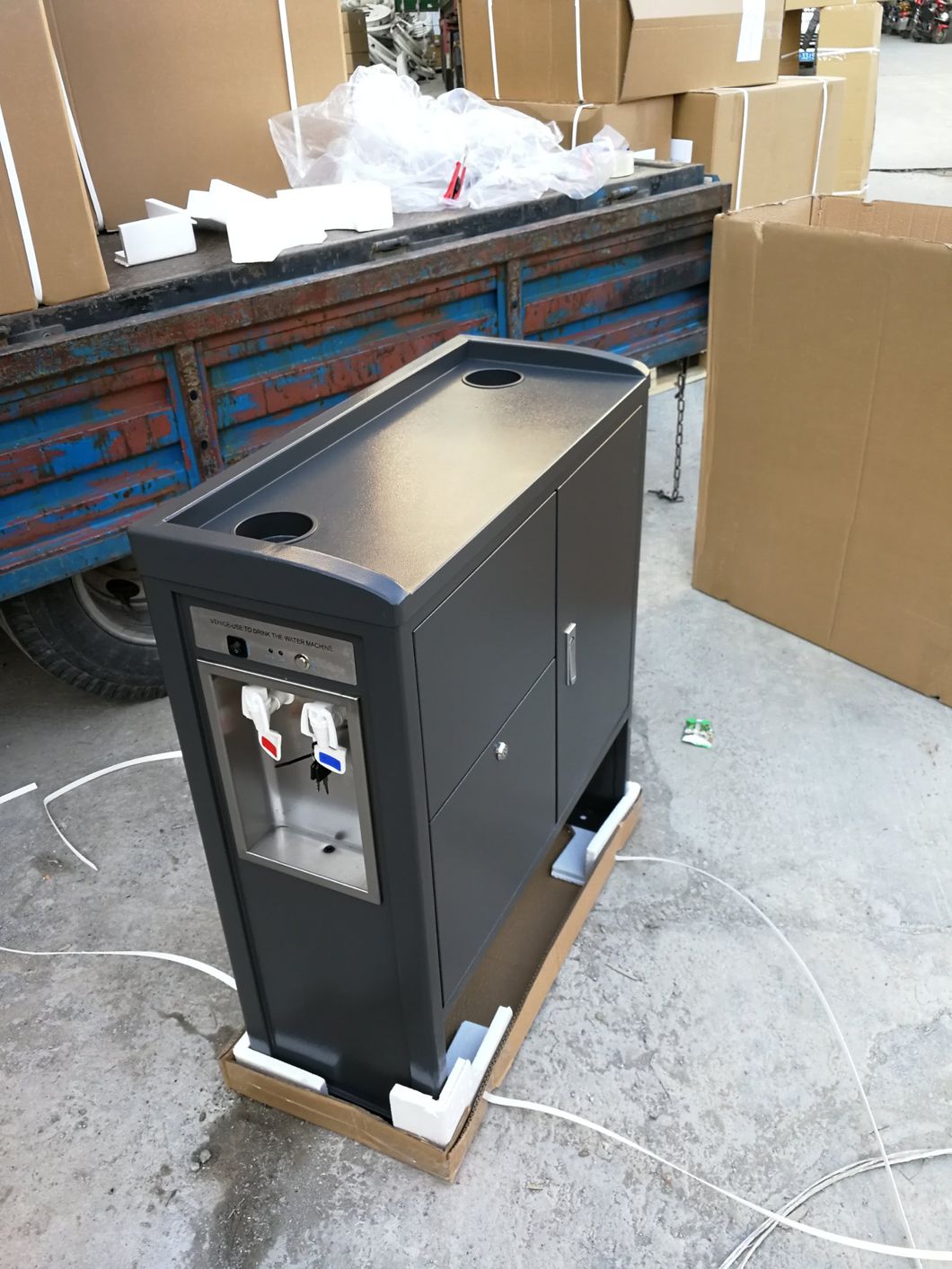 Bus Accessories Water Dispenser 310*760*880 B-44007