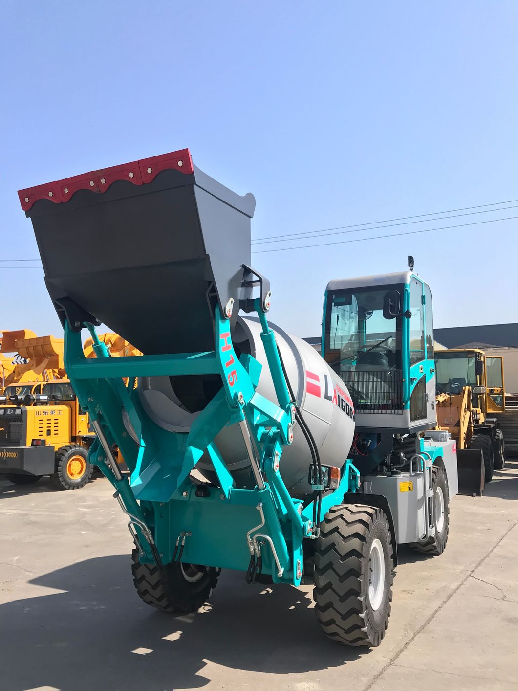 Lgcm 1.5 Cubic Meter Small Truck Self Loading Concrete Mixer