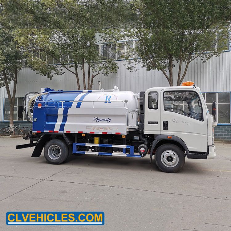 Sinotruk 4X2 5000L Sewer Vacuum Trucks Sewer Flushing and Suction Truck