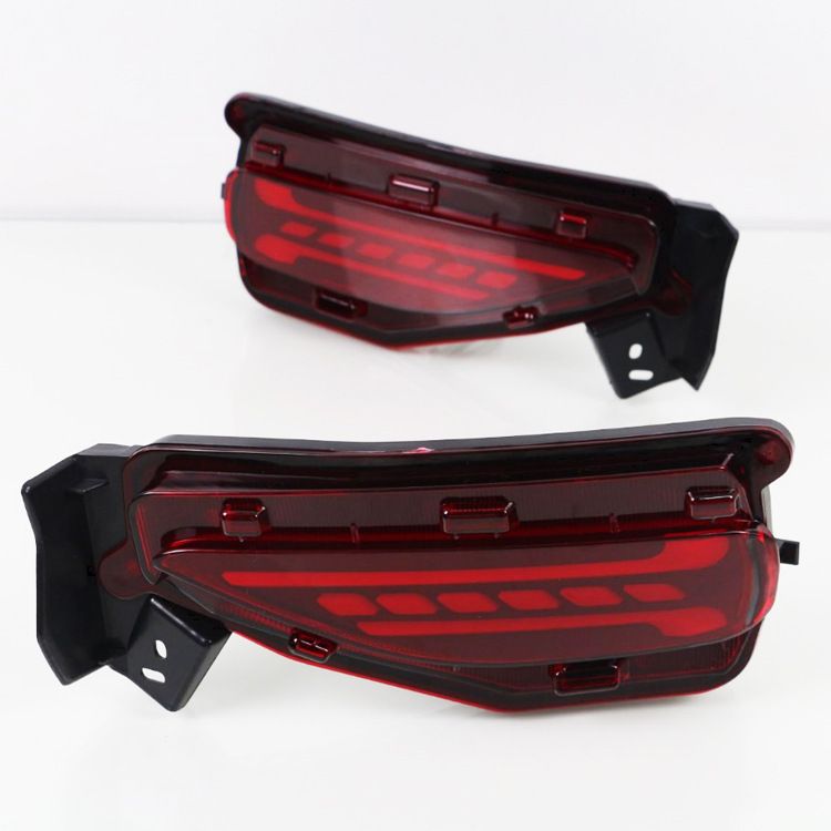 Auto Accessory Bumper Reflector for Toyota Fortuner (SW4) 2016 2018 Rear Bumper Light LED with Turn Signal