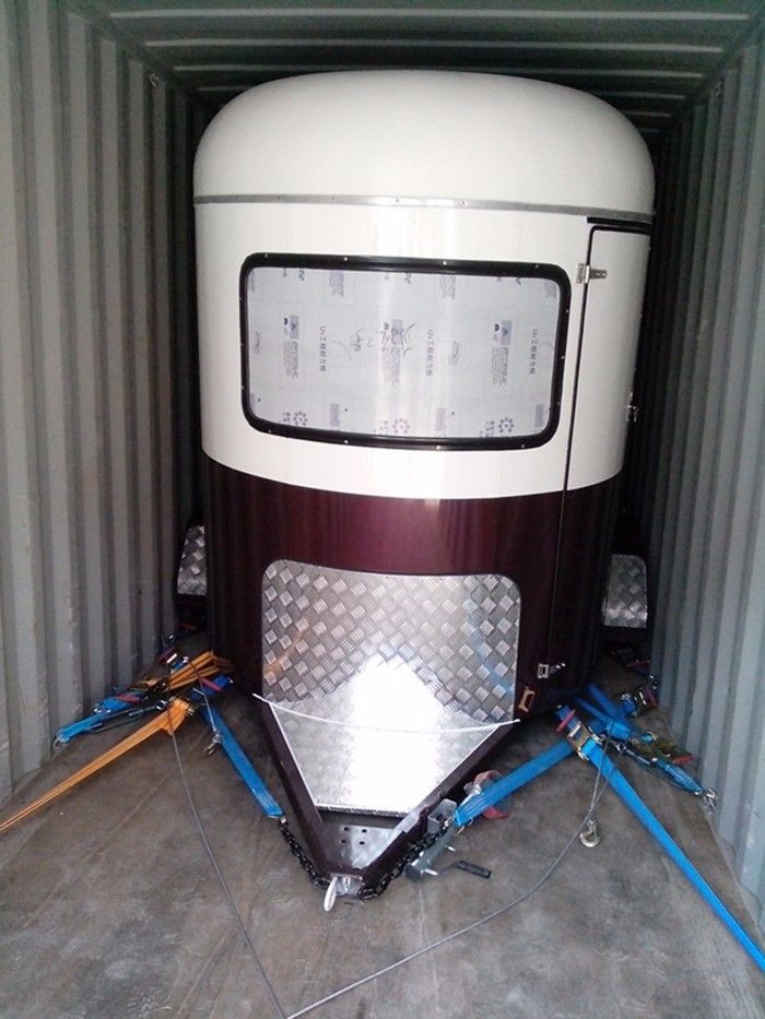 Australian Angle Straight Load 2 Horse Float Trailer with Ce Certificate