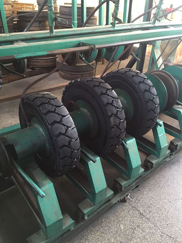 E3/L3 Pattern Factory Nature Rubber OTR Tire (23.5-25)