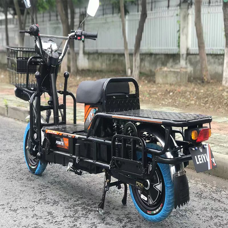 Long Distance and High Speed Factory Direct Sale High Quality 2000W /Electric Scooter/Electric Motorcycle