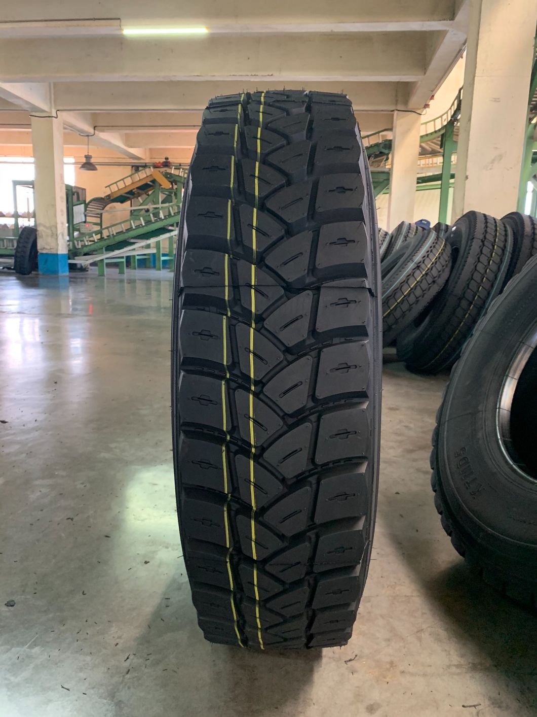 Frideric Wholesale All Steel Radial Tubeless Tyre Low Profile Bus Car Tyre Semi Tire