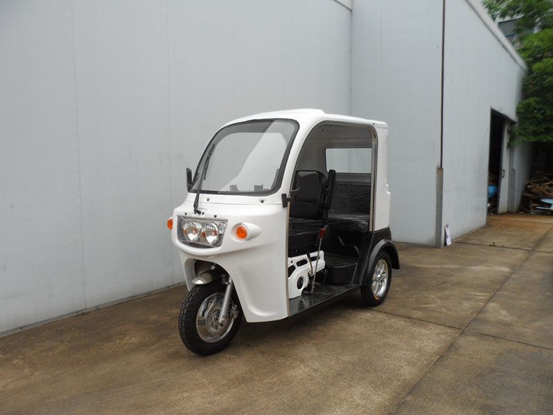 Unqiue Design Gasoline Tricycle for Passenger with Roof
