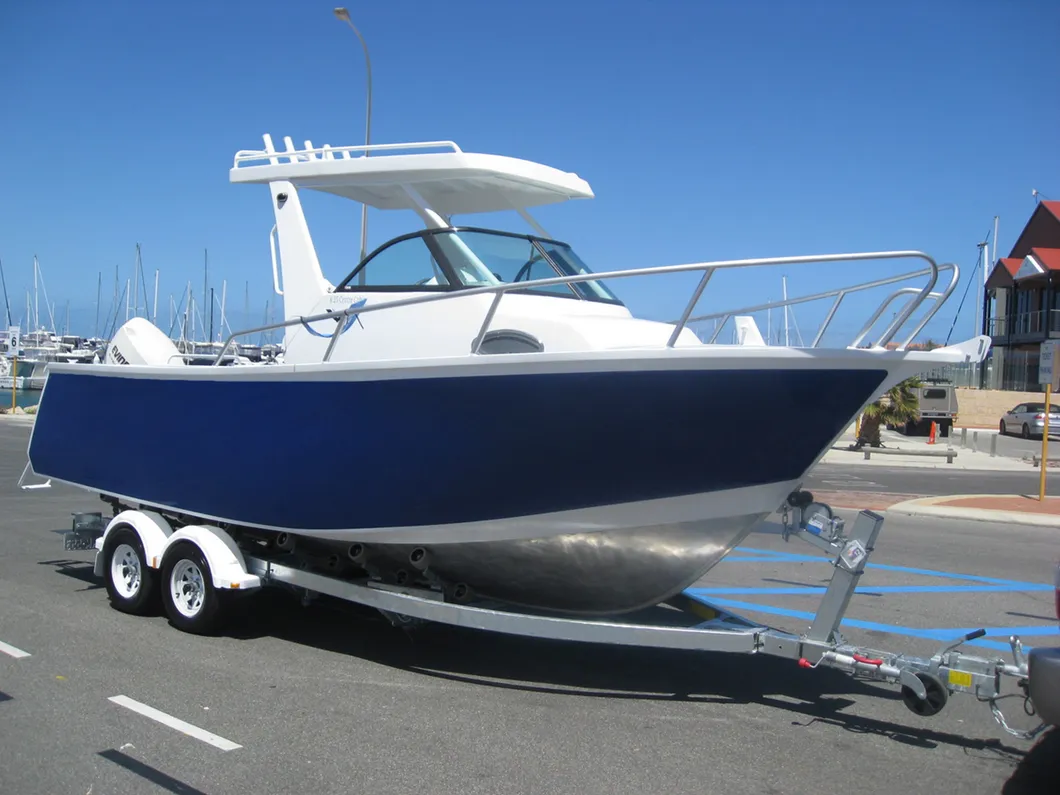 23FT Center Cabin Aluminium Fishing Boat with Closed Hardtop - Ce Certification