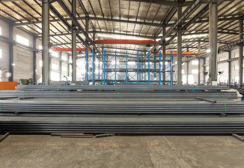 Warehouse Storage Drive in Pallet Rack