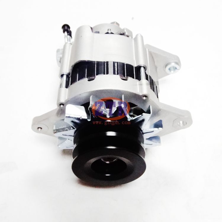 Auto Parts Alternator Generator (vacuum pump type) 23100-02n18 for Td27 12V