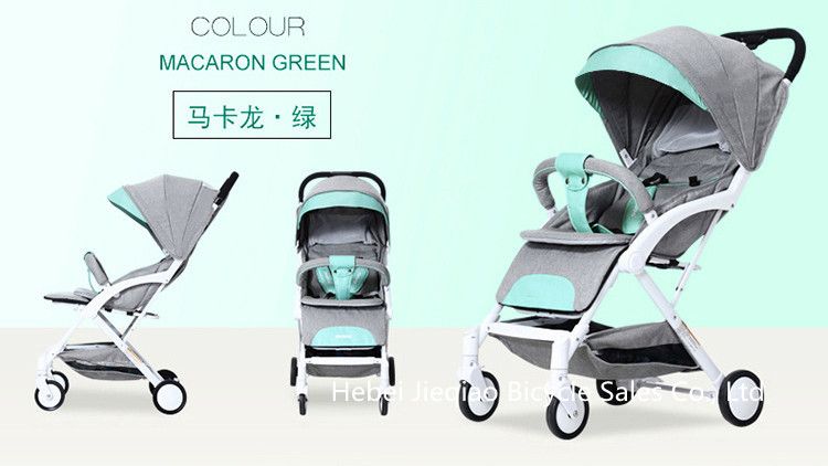 Baby Stroller Can Be Reclined, Seated and Boarded with One Button