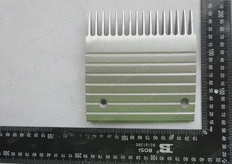 Goa453A5 136*140mm J Type Escalator Comb Plate