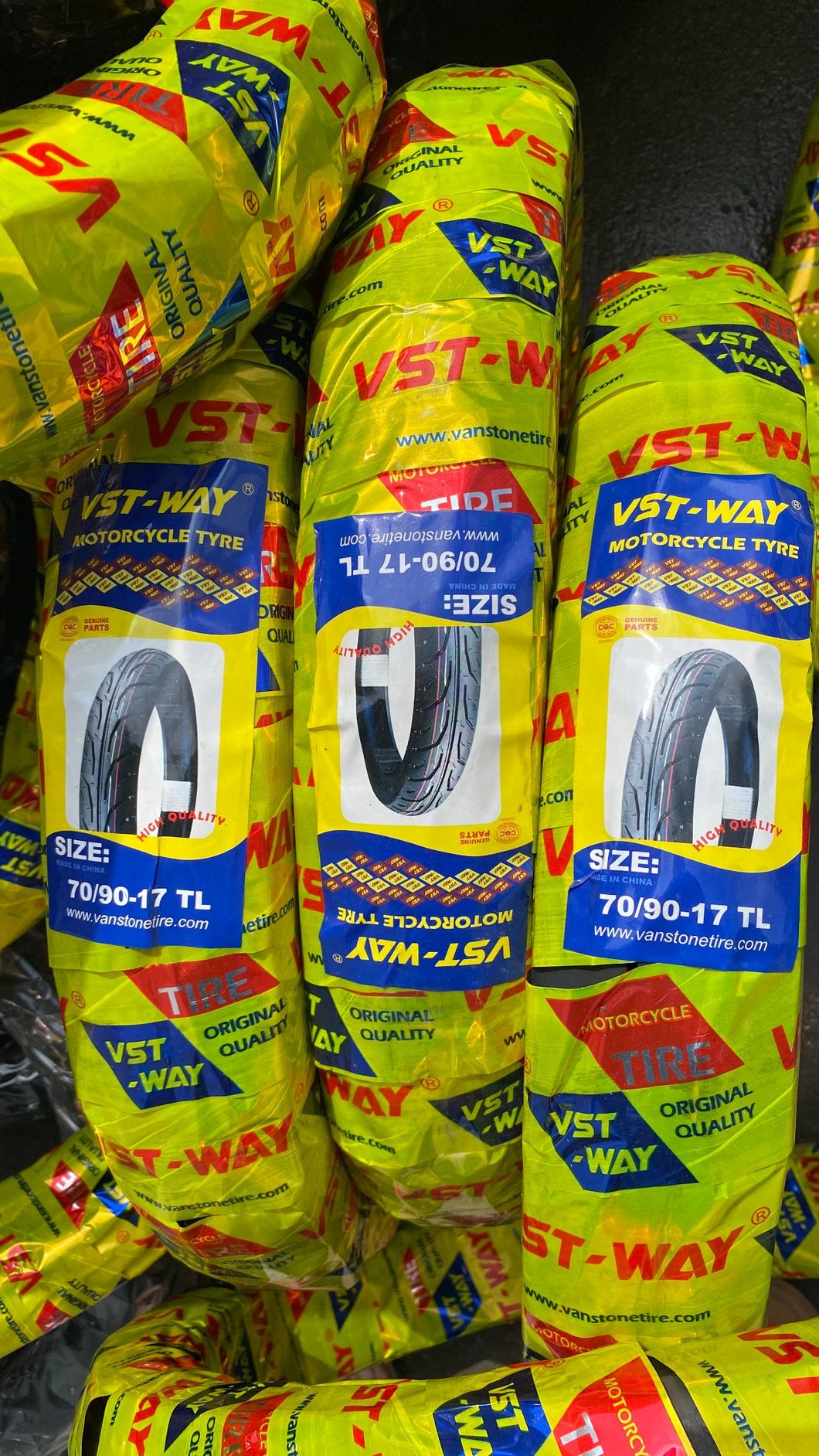 China Manufacturer 16inch 140/60-17 Mr-118 Customized Pattern Motorcycle Tyre /Tire