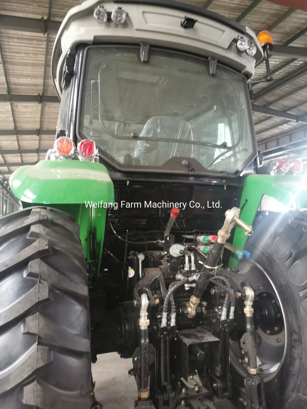 Strong A/C Cabin Lovol Quality 4WD Tractor Fitted with Loader